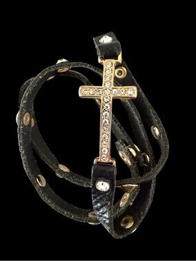 VINTAGE Leather Wrap Bracelet w/gold-tone Cross, studs and snaps - EUC